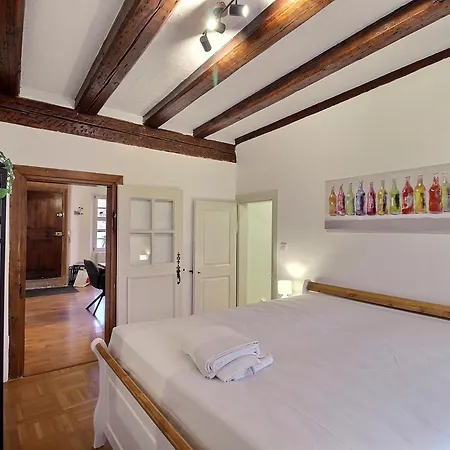 : 6 Pers, Charme Et Modernite, Centre-ville, Parking Inclus - Fr-1-722-14 *