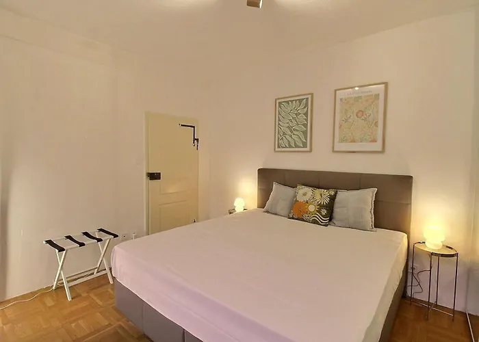 : 6 Pers, Charme Et Modernite, Centre-ville, Parking Inclus - Fr-1-722-14 Lägenhet *